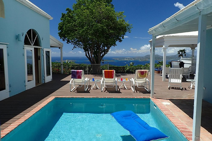 Plumeria Villa: View over the pool